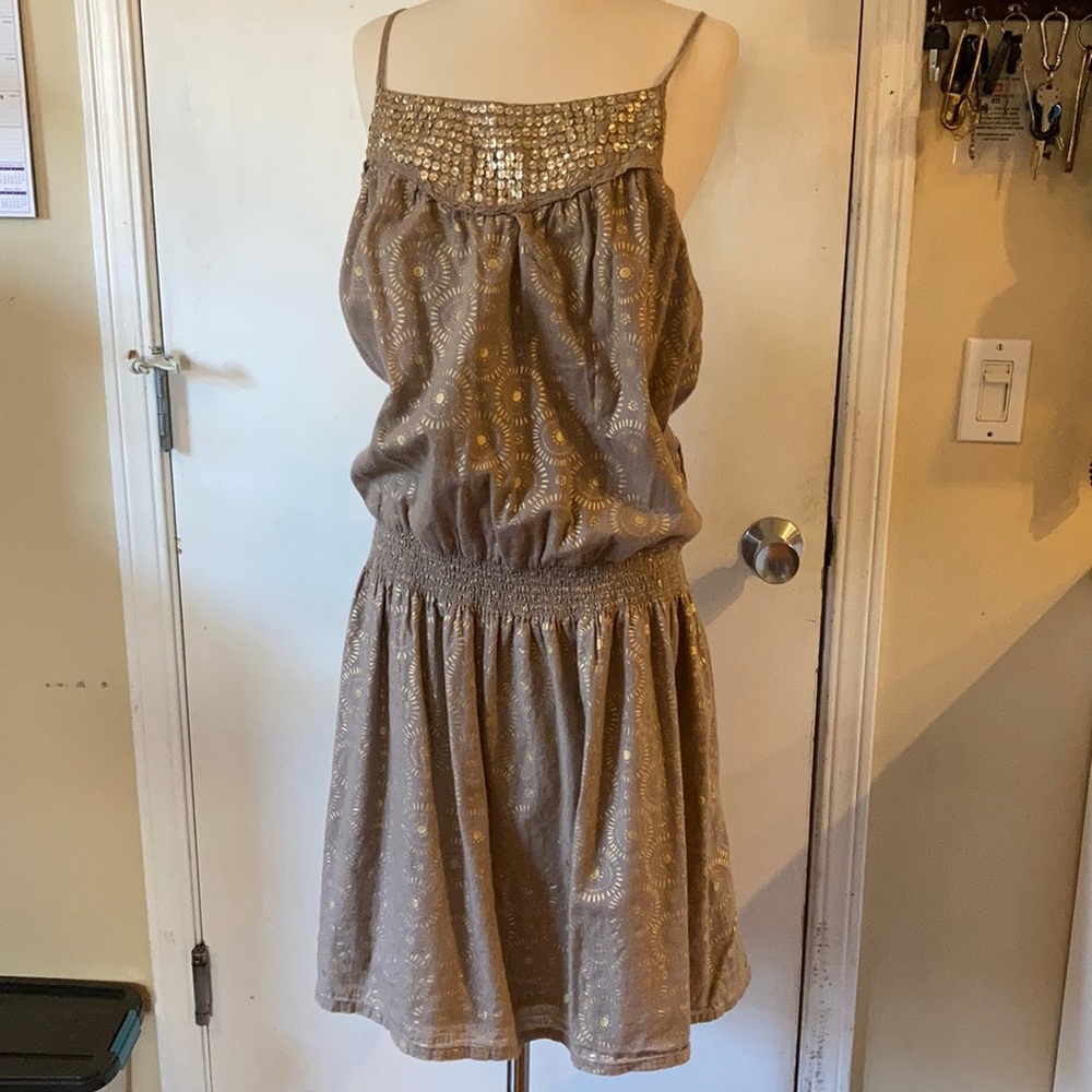Old navy boho taupe gold print embroidered  dress XL, smocked waist, cross back